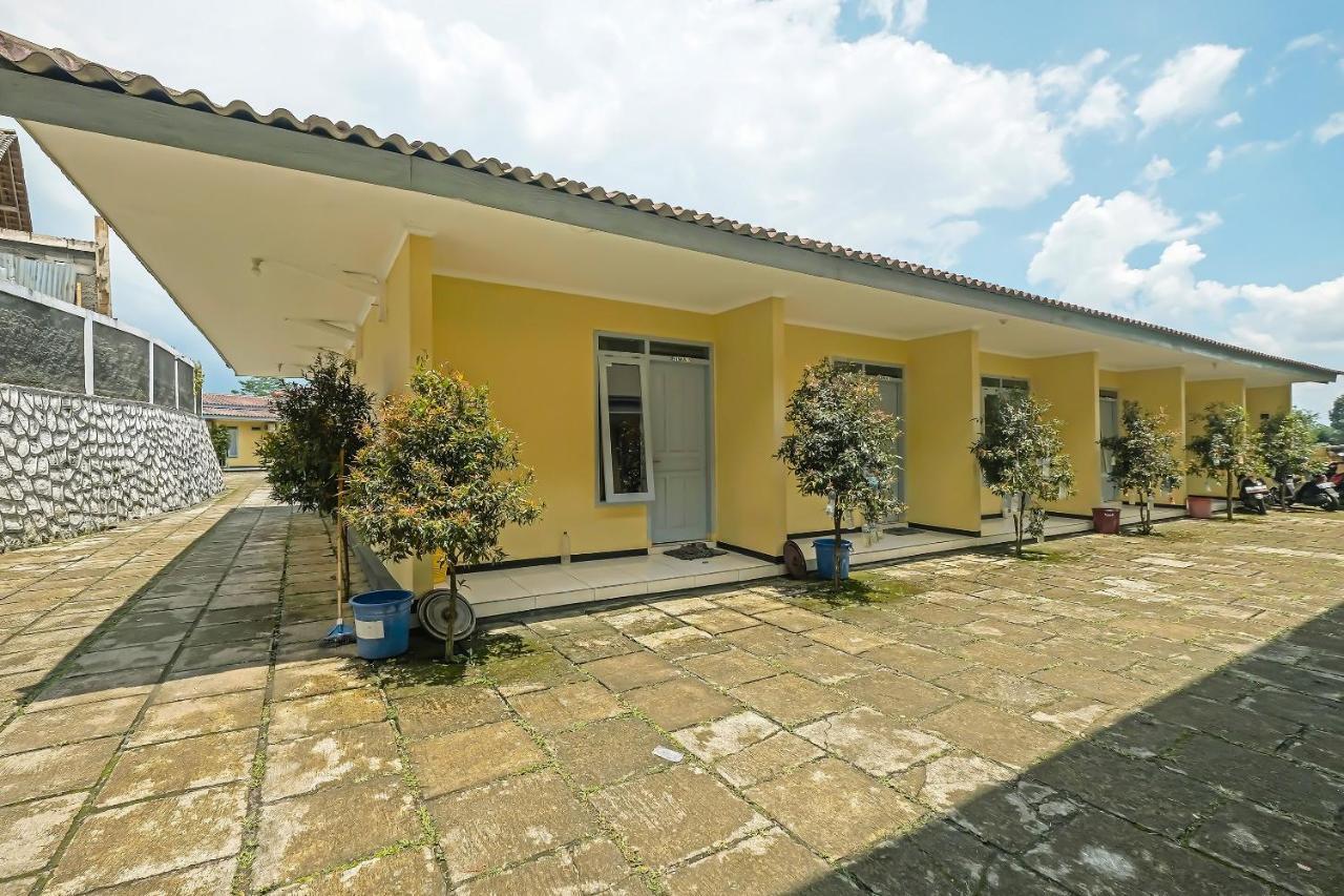 Oyo 92483 Hotel Kirana Salatiga Zewnętrze zdjęcie