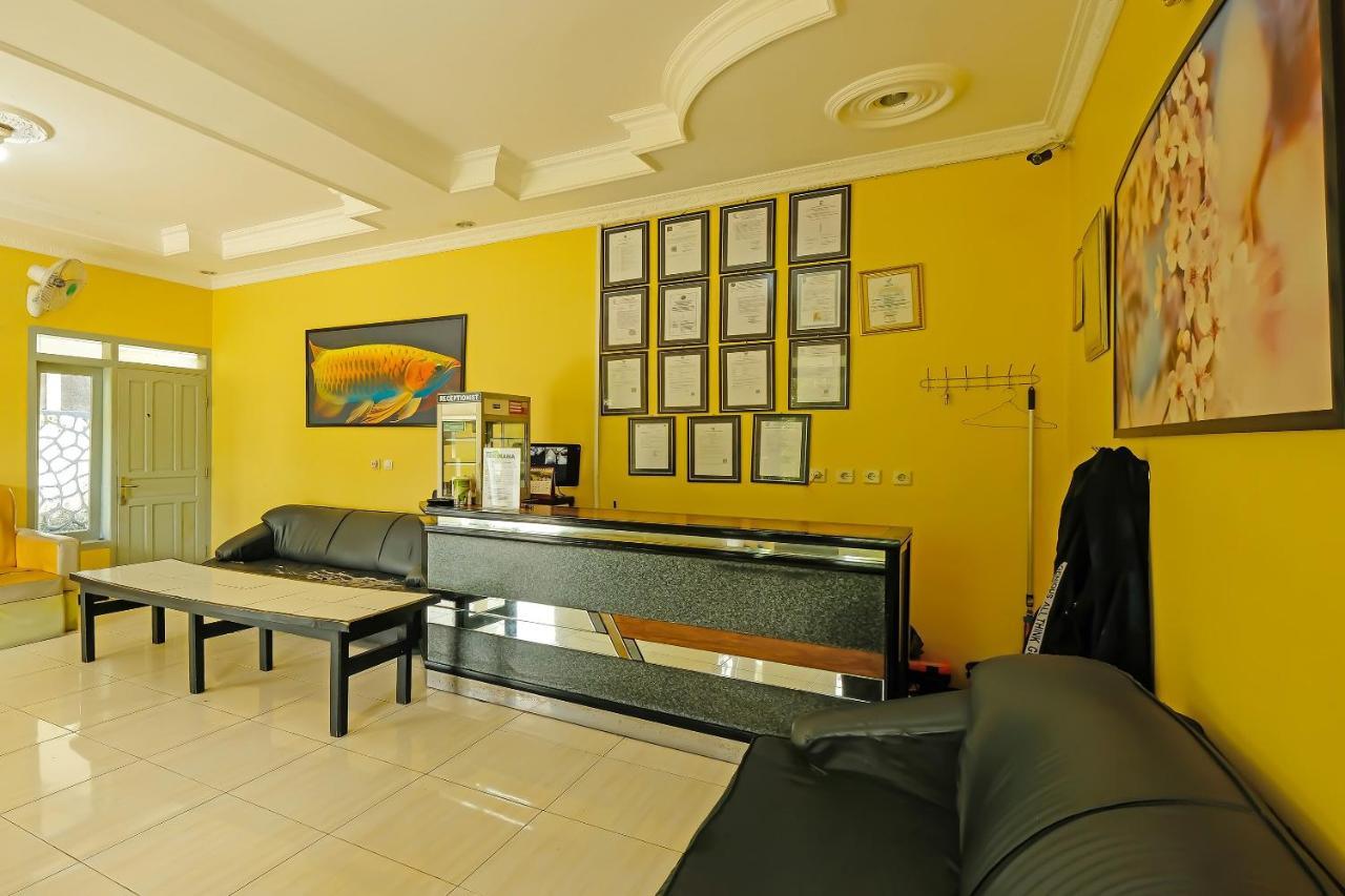 Oyo 92483 Hotel Kirana Salatiga Zewnętrze zdjęcie