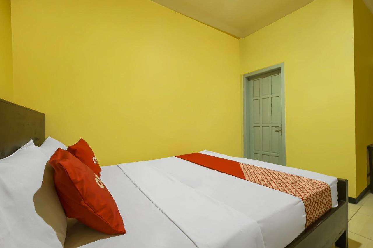 Oyo 92483 Hotel Kirana Salatiga Zewnętrze zdjęcie