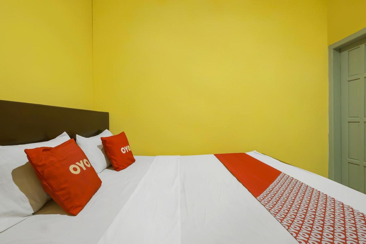 Oyo 92483 Hotel Kirana Salatiga Zewnętrze zdjęcie