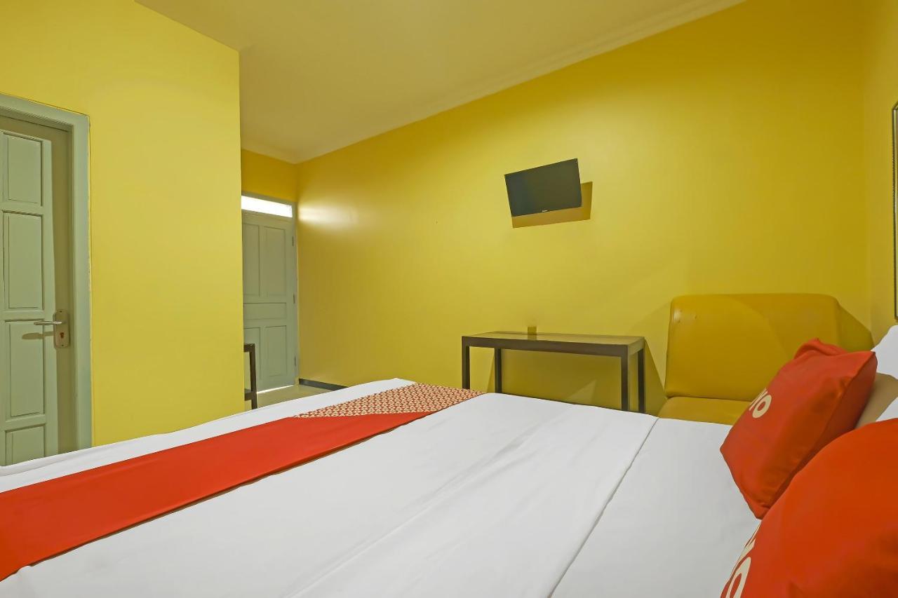 Oyo 92483 Hotel Kirana Salatiga Zewnętrze zdjęcie